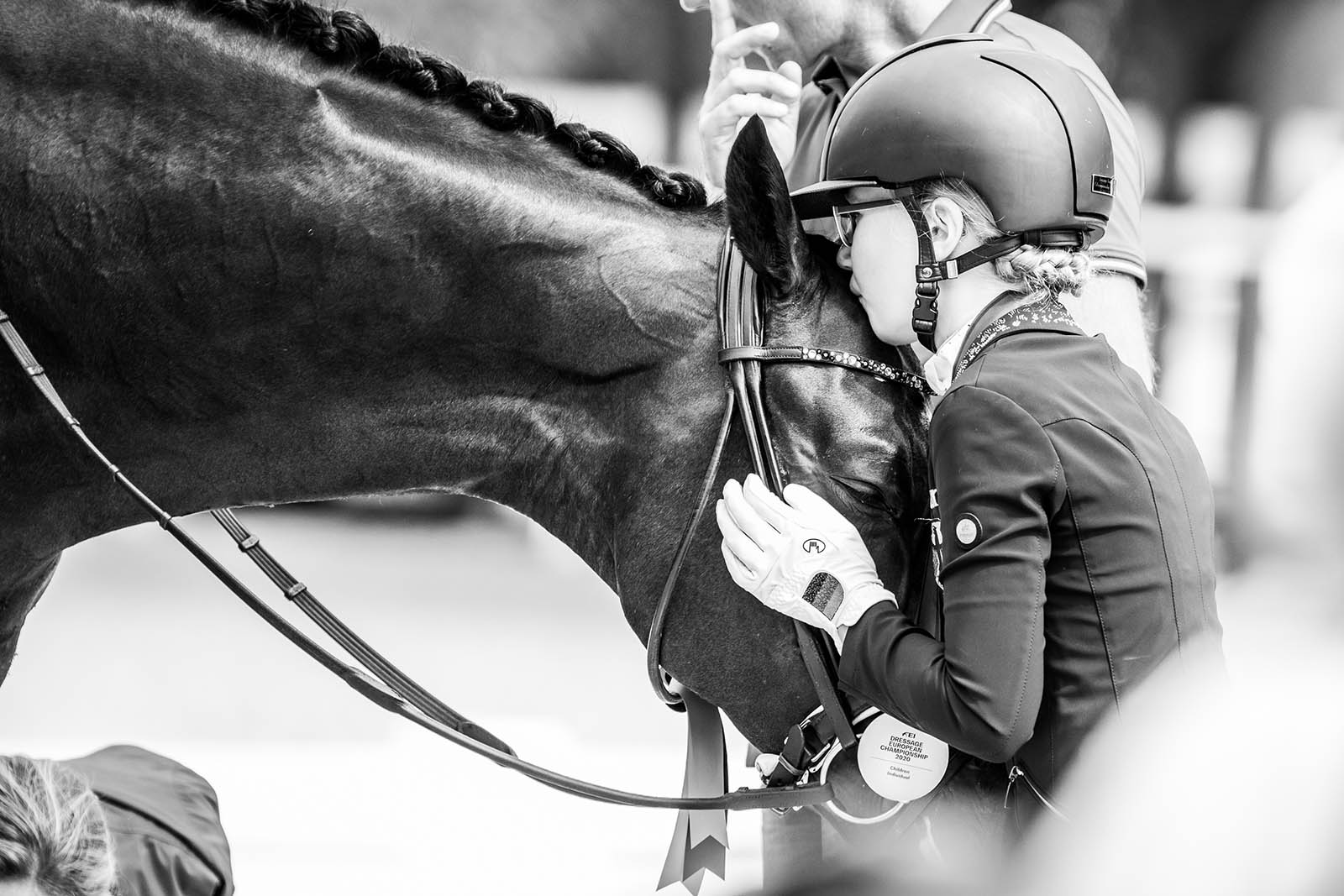THE CARROT OR THE LIQUORICE? POSITIVE REINFORCEMENT