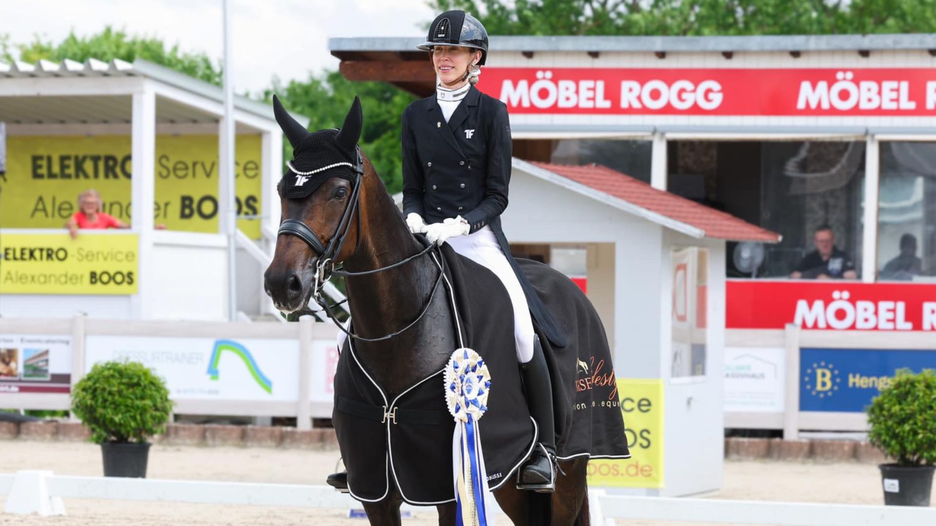 SIMONE PEARCE JUMP-STARTS TEAM FUCHS CAMPAIGN